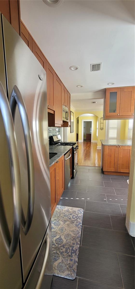 HALLS CENTRAL AVE 2 - Residential Lease