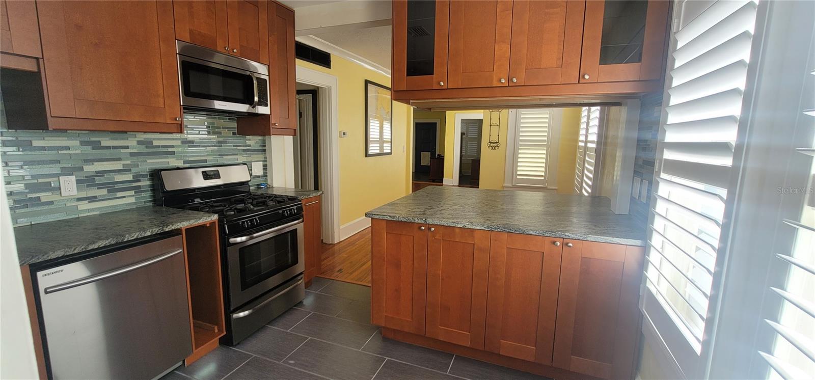 HALLS CENTRAL AVE 2 - Residential Lease