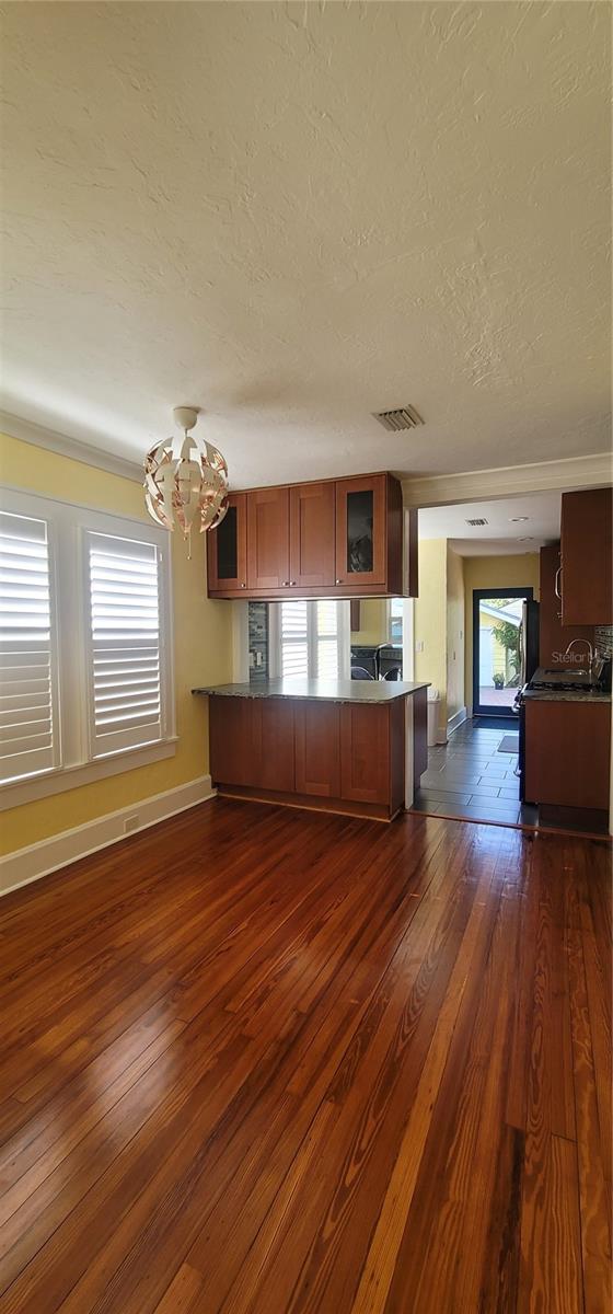 HALLS CENTRAL AVE 2 - Residential Lease