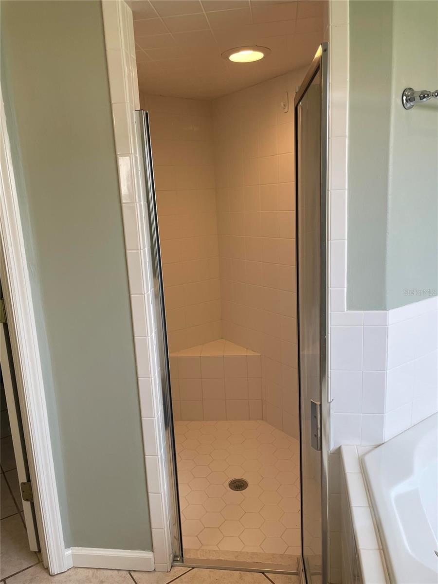 GATES LAKE REGION - Residential