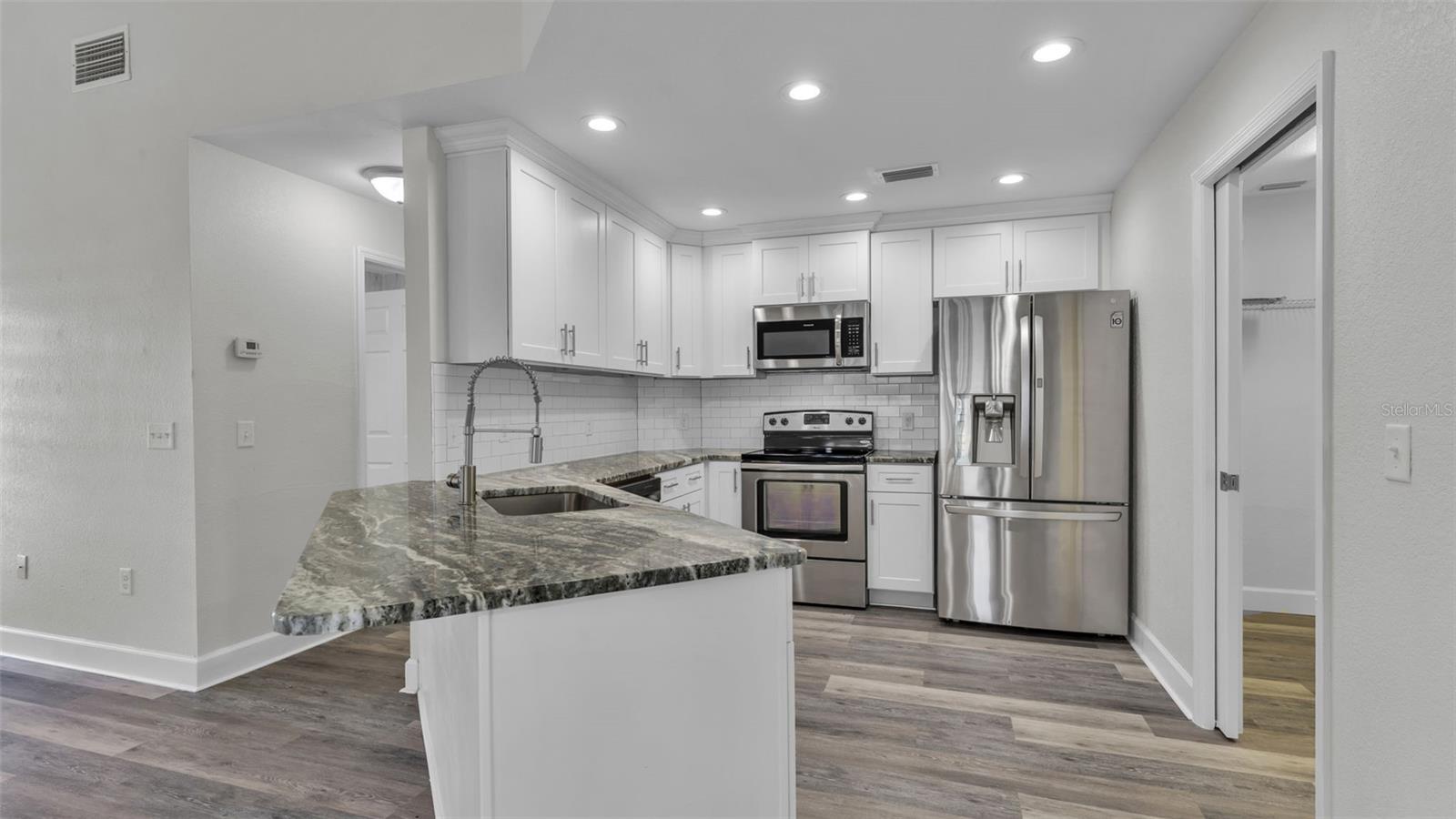 RIDGEMONT - Residential