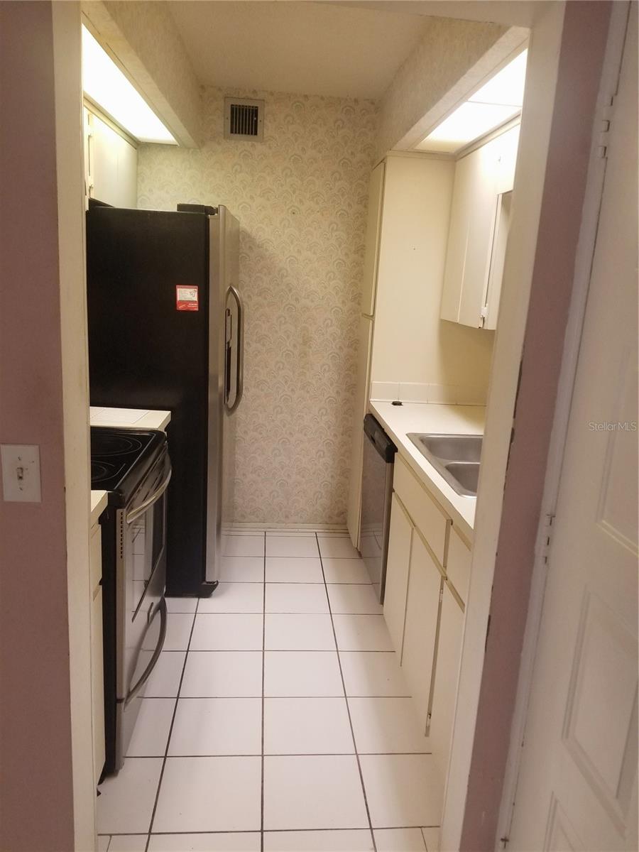 THE OAKS UNIT II A CONDO - Residential