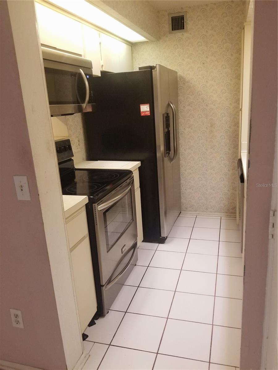 THE OAKS UNIT II A CONDO - Residential