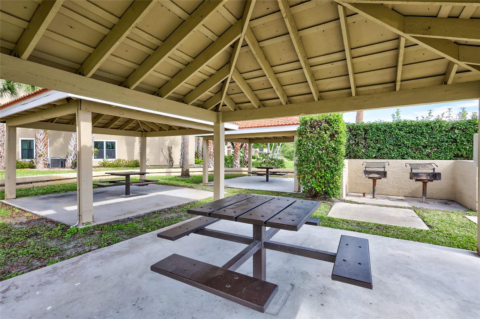 VINTAGE GRAND - Residential