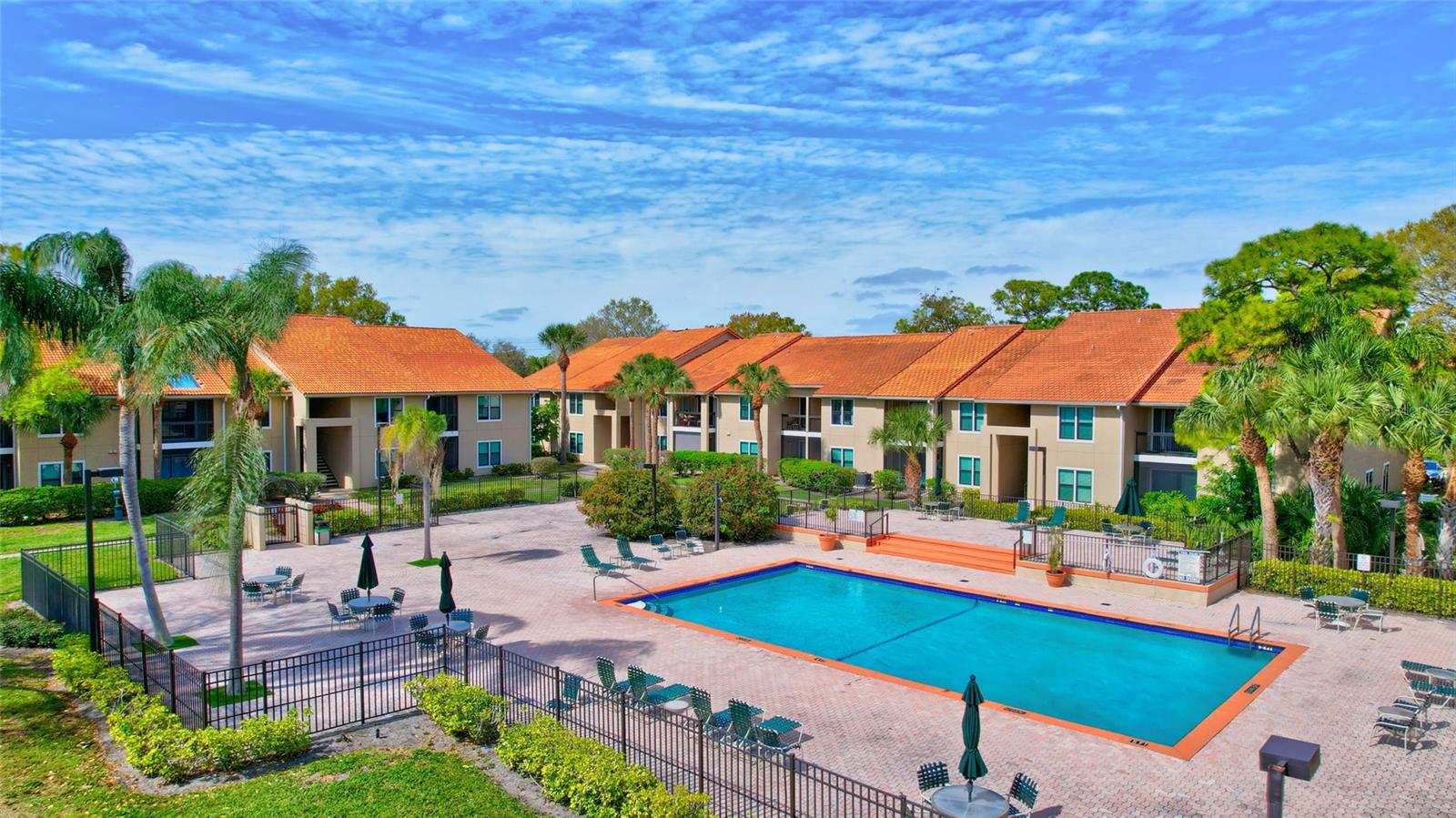 VINTAGE GRAND - Residential