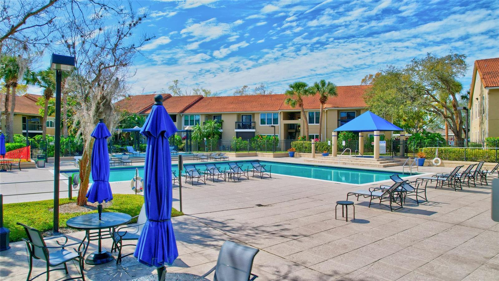 VINTAGE GRAND - Residential