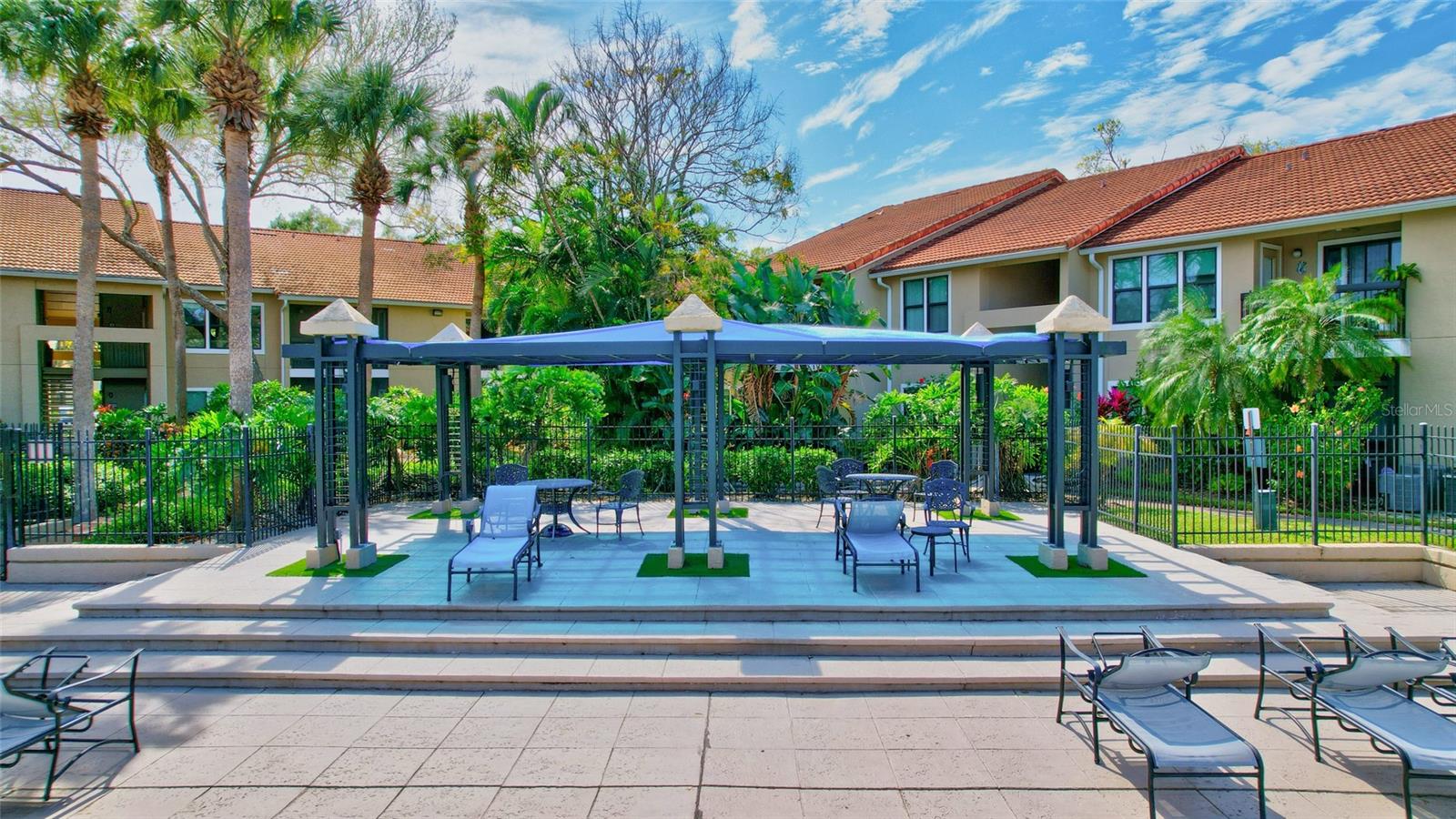 VINTAGE GRAND - Residential