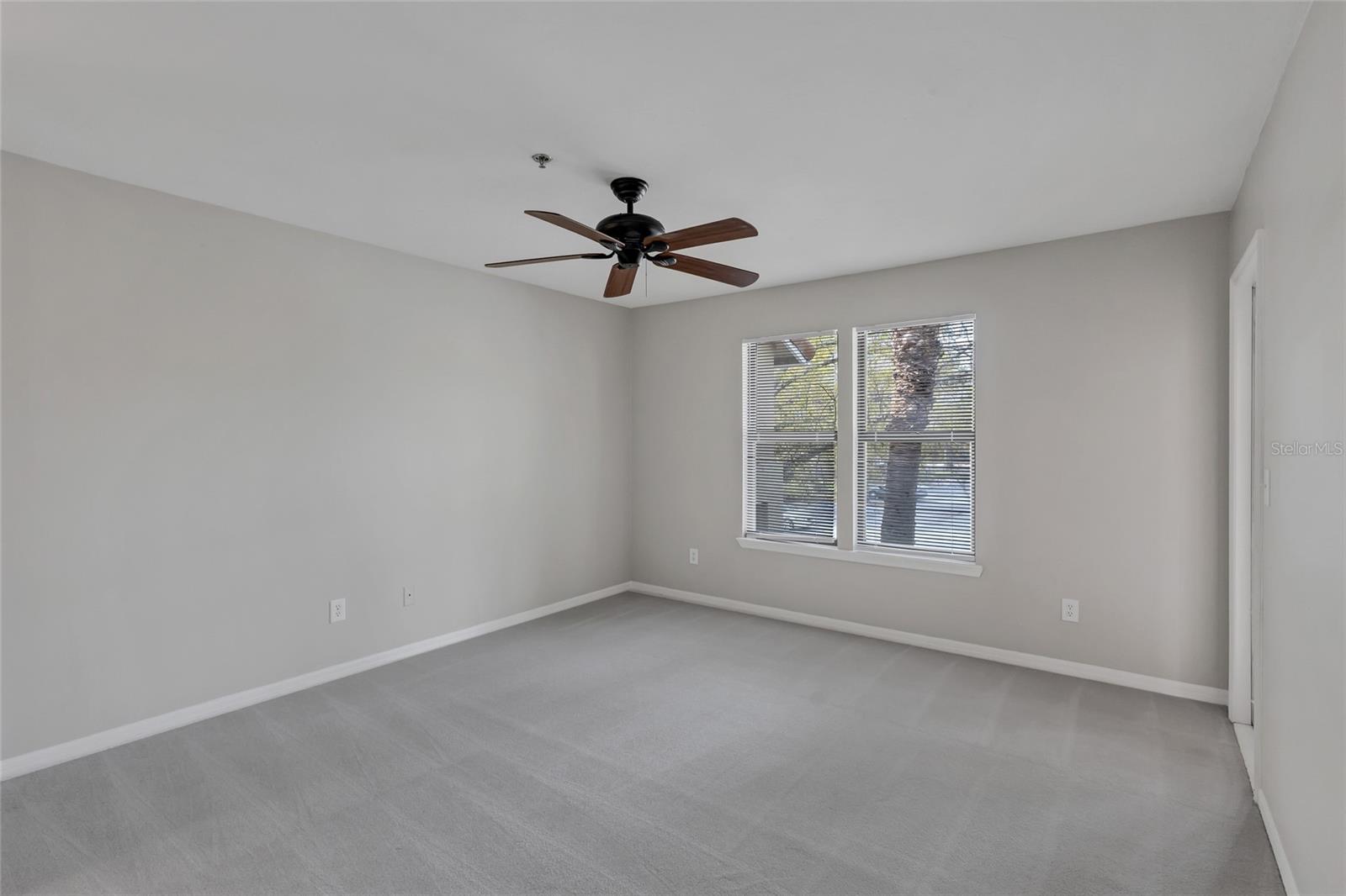 VINTAGE GRAND - Residential