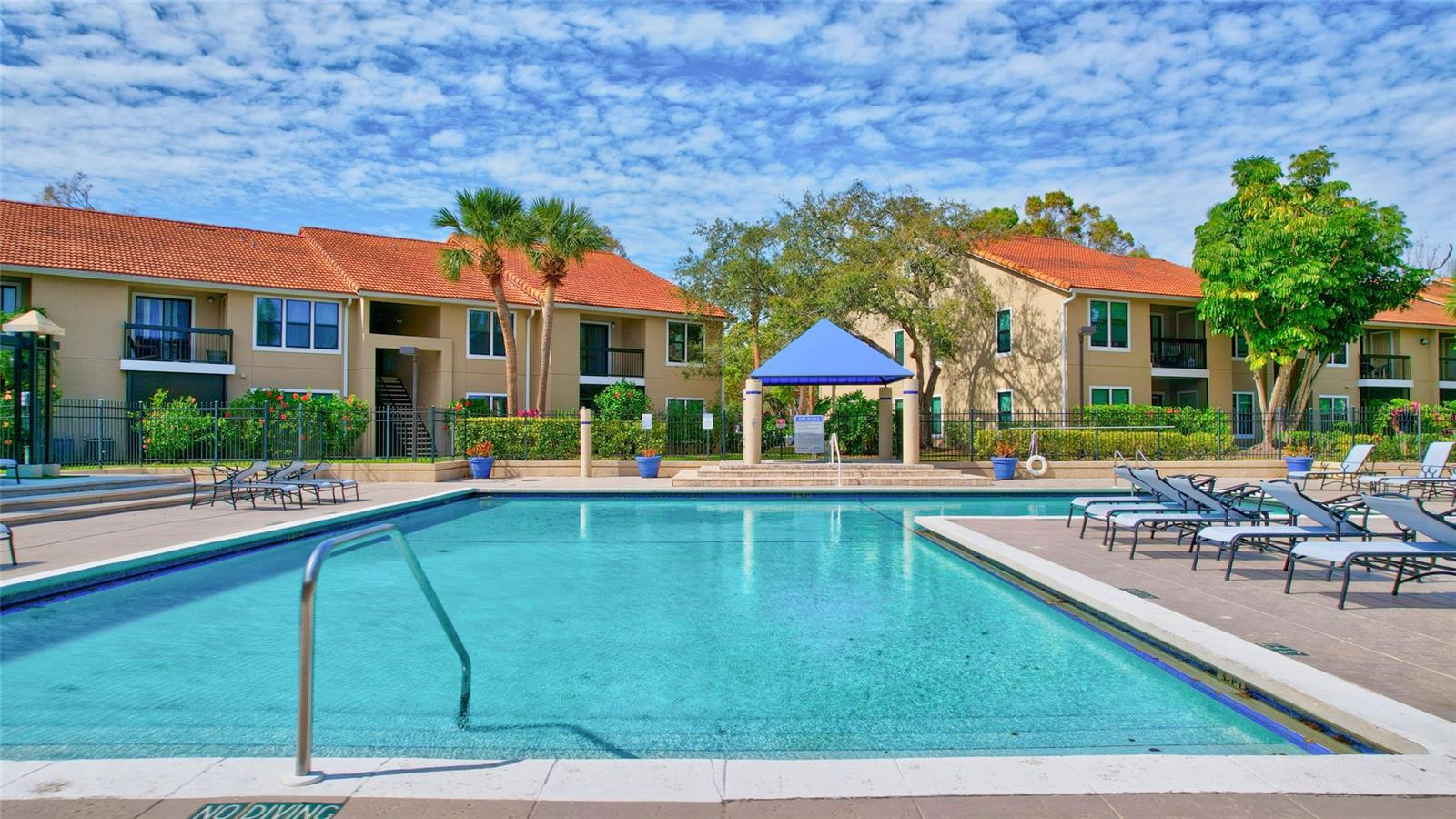 VINTAGE GRAND - Residential