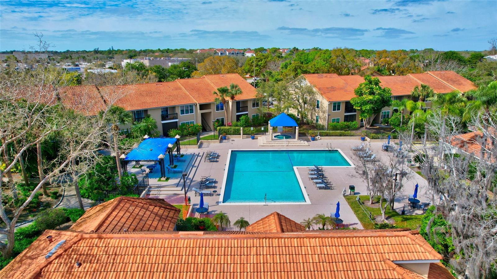 VINTAGE GRAND - Residential