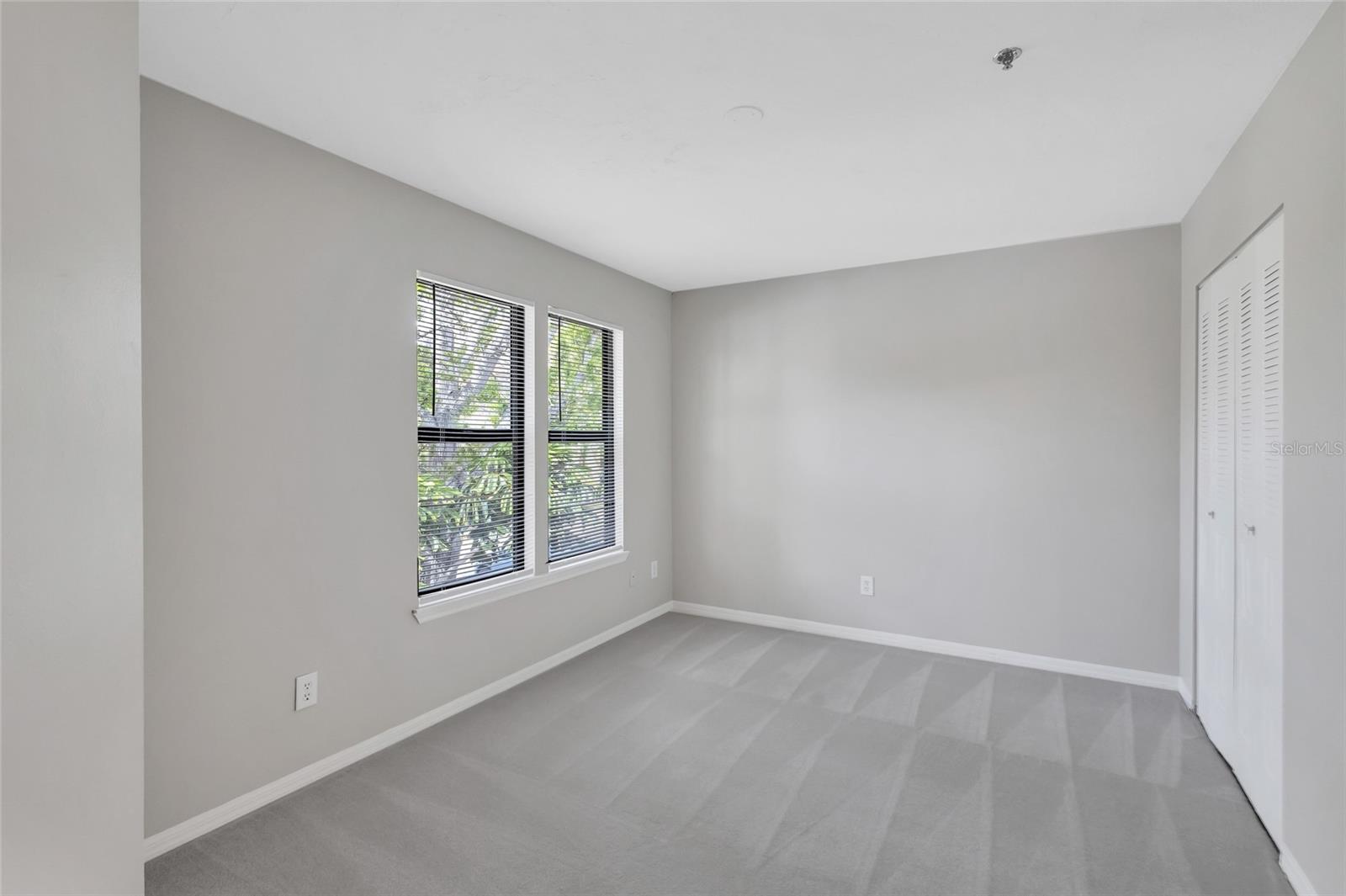 VINTAGE GRAND - Residential