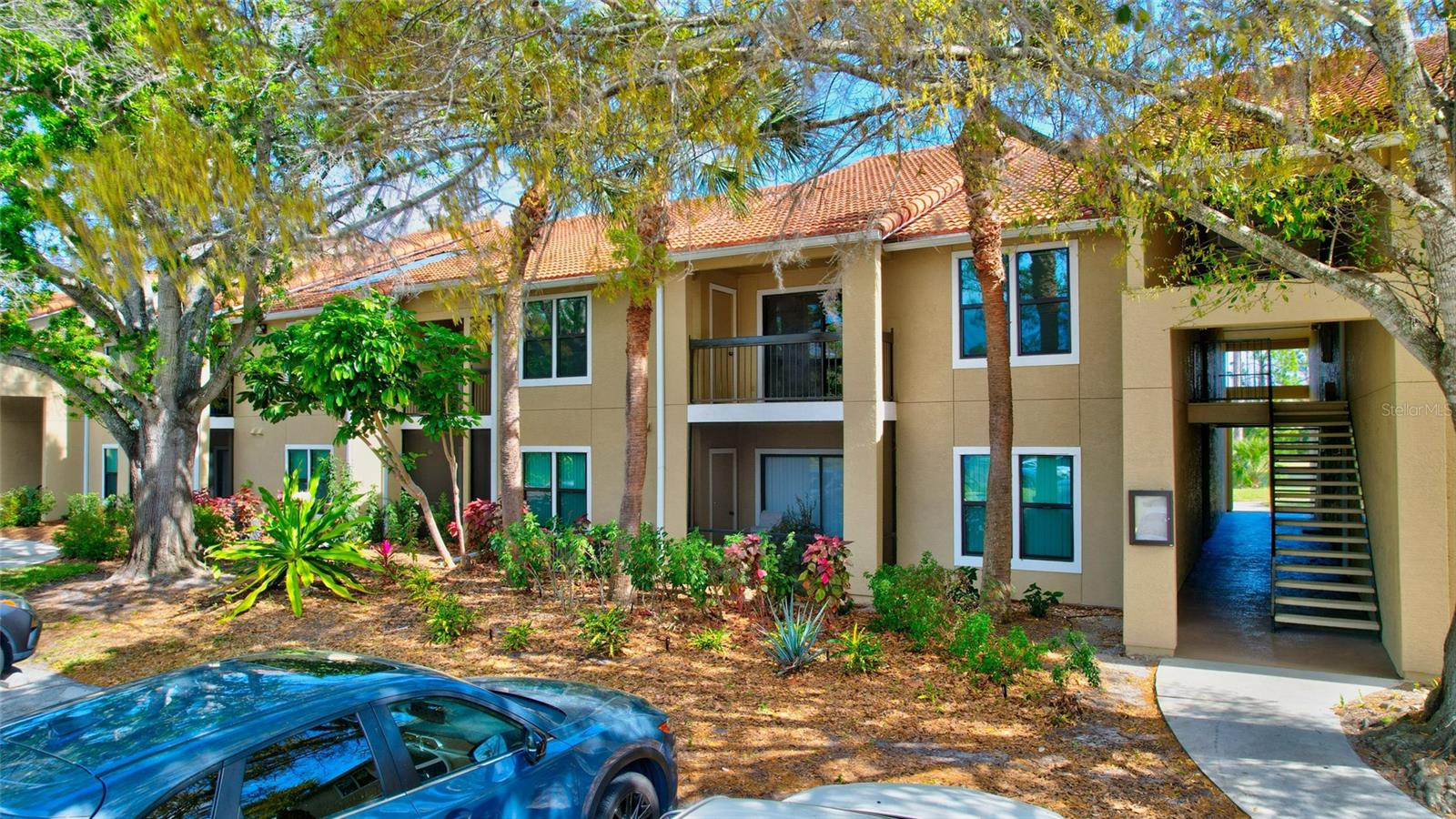 VINTAGE GRAND - Residential