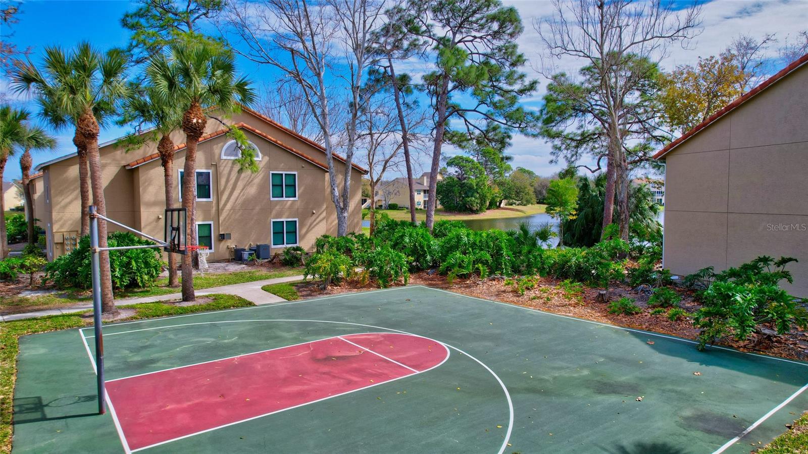 VINTAGE GRAND - Residential