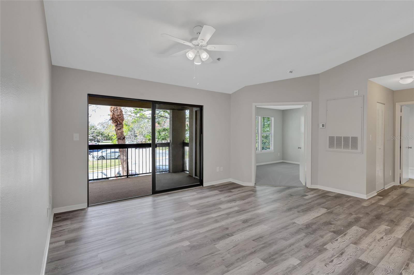 VINTAGE GRAND - Residential