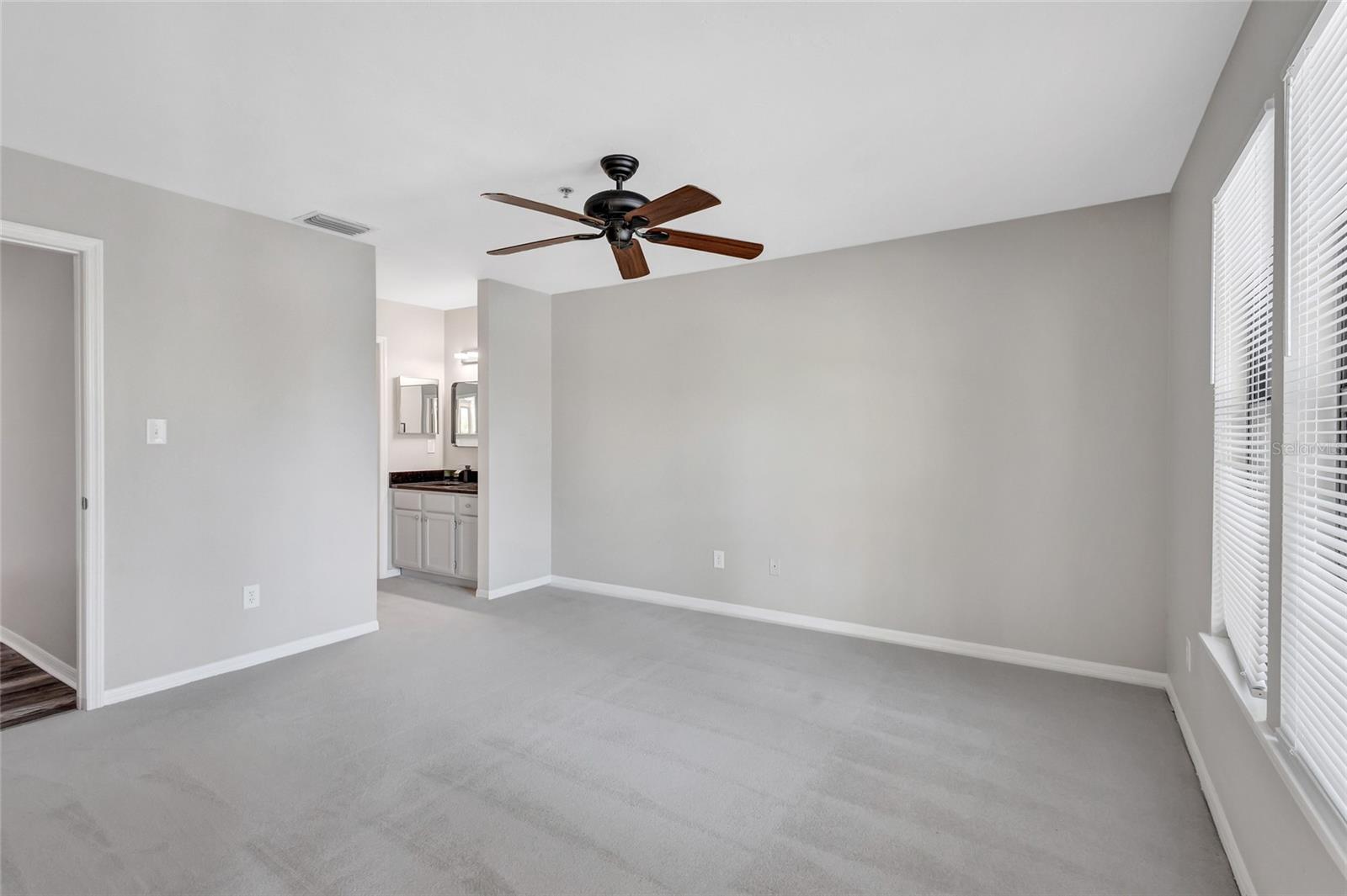 VINTAGE GRAND - Residential