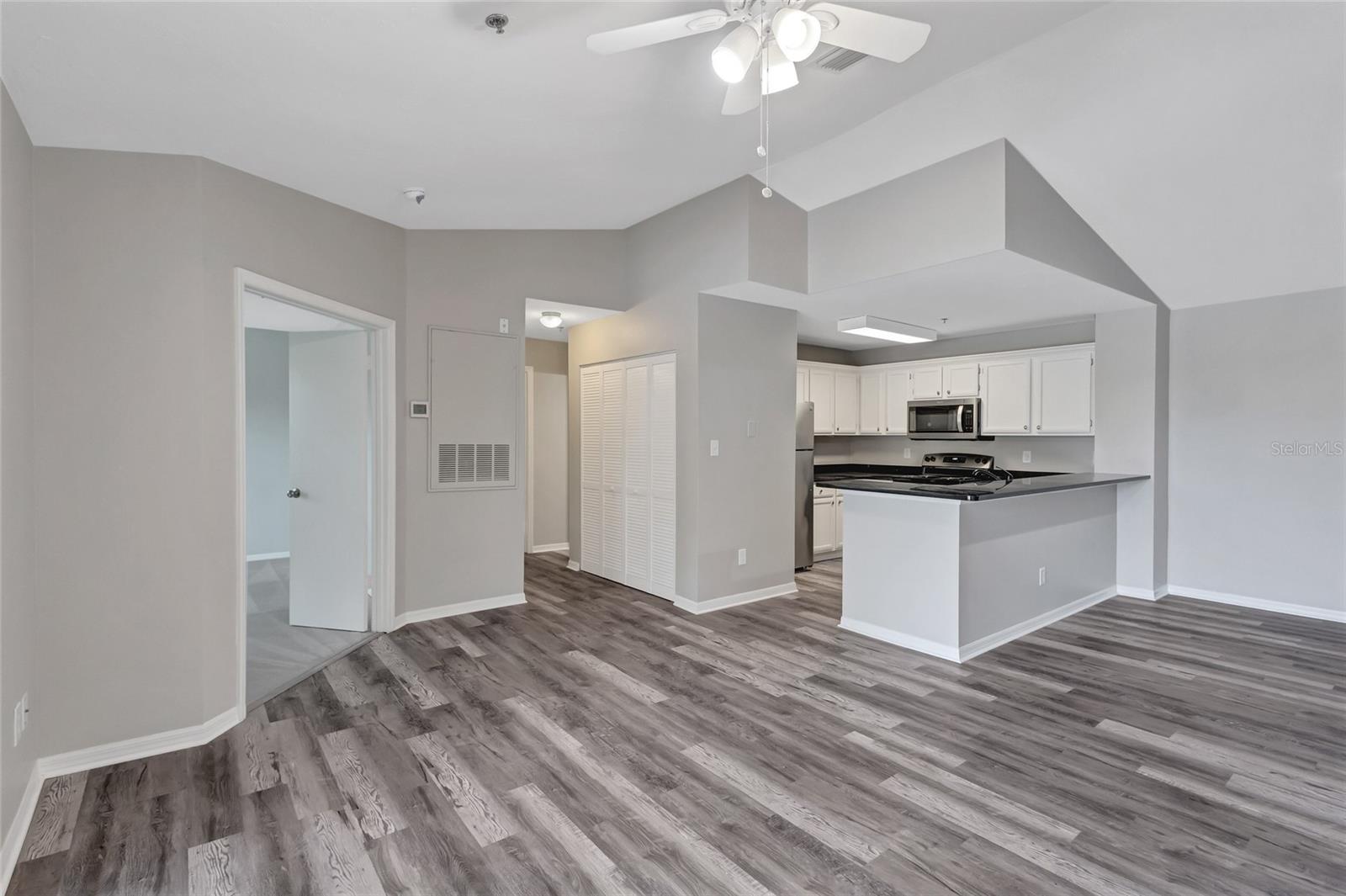 VINTAGE GRAND - Residential