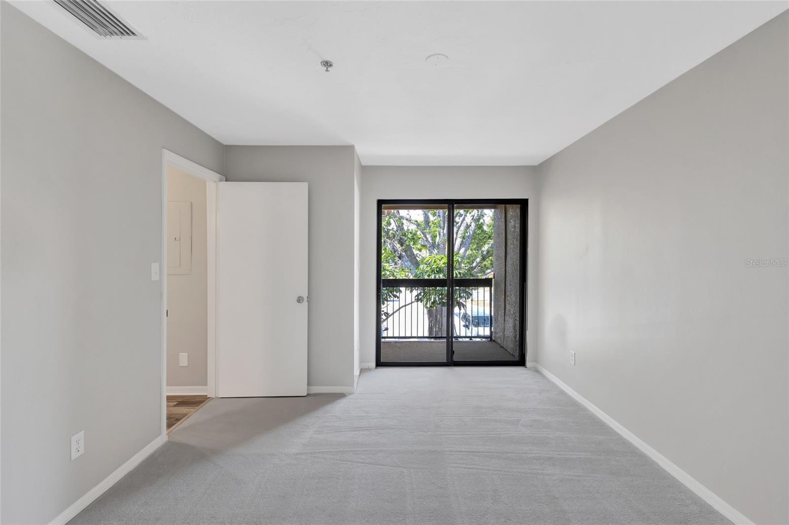 VINTAGE GRAND - Residential