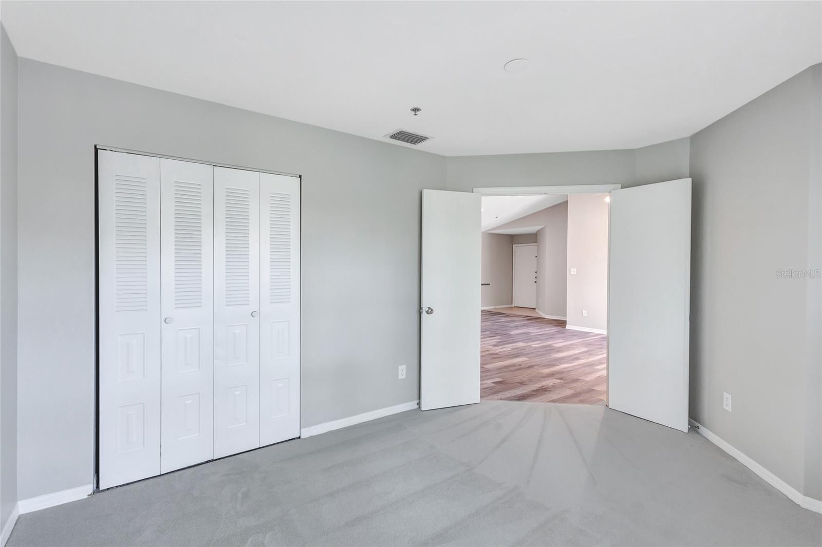 VINTAGE GRAND - Residential