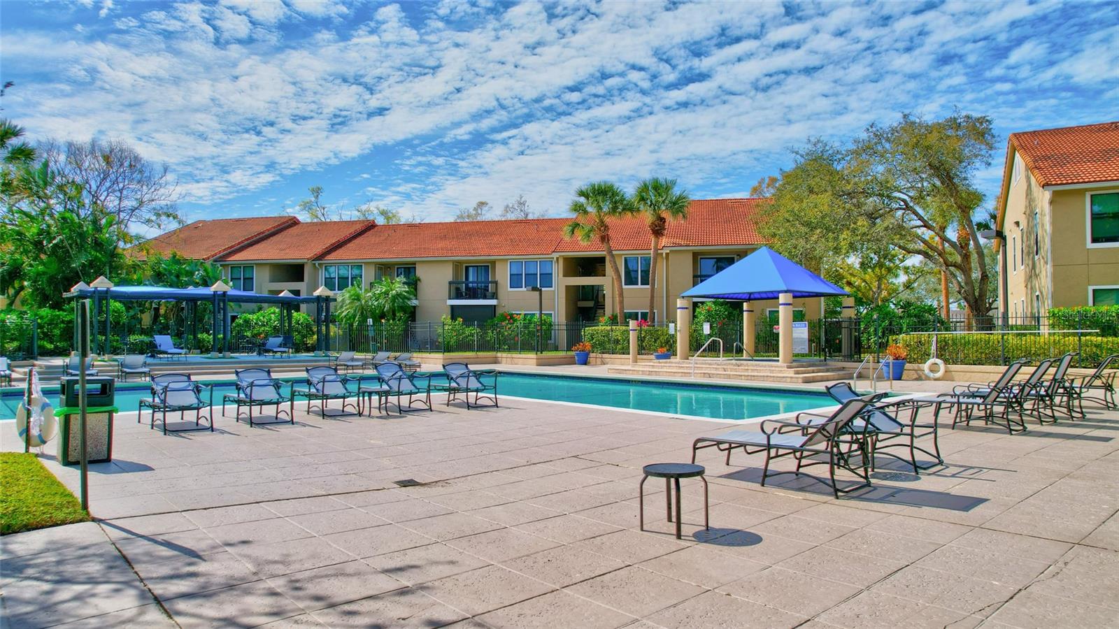 VINTAGE GRAND - Residential