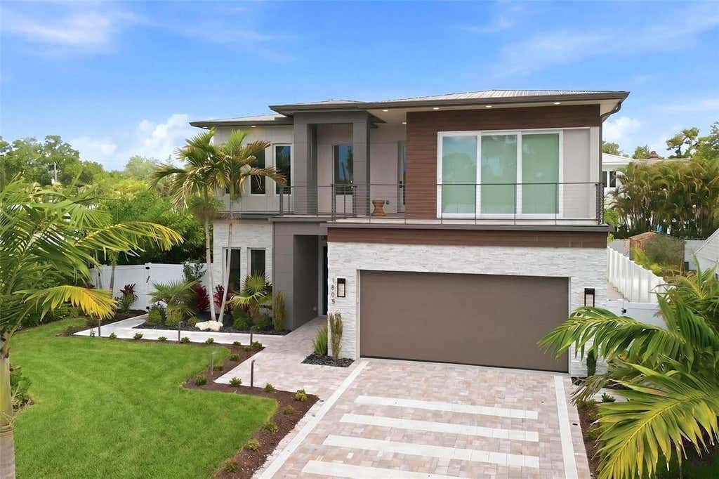 Photo of 1805 Goldenrod Street, Sarasota, FL 34239 (MLS # A4702123)