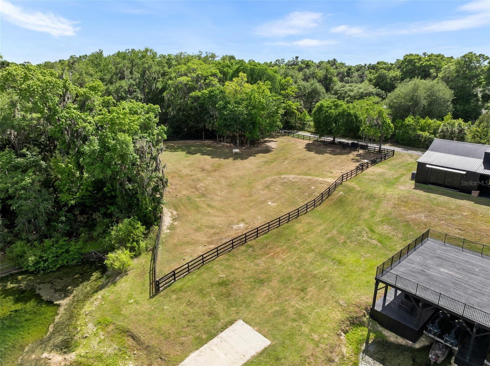 NON SUBDIVIDED - Residential