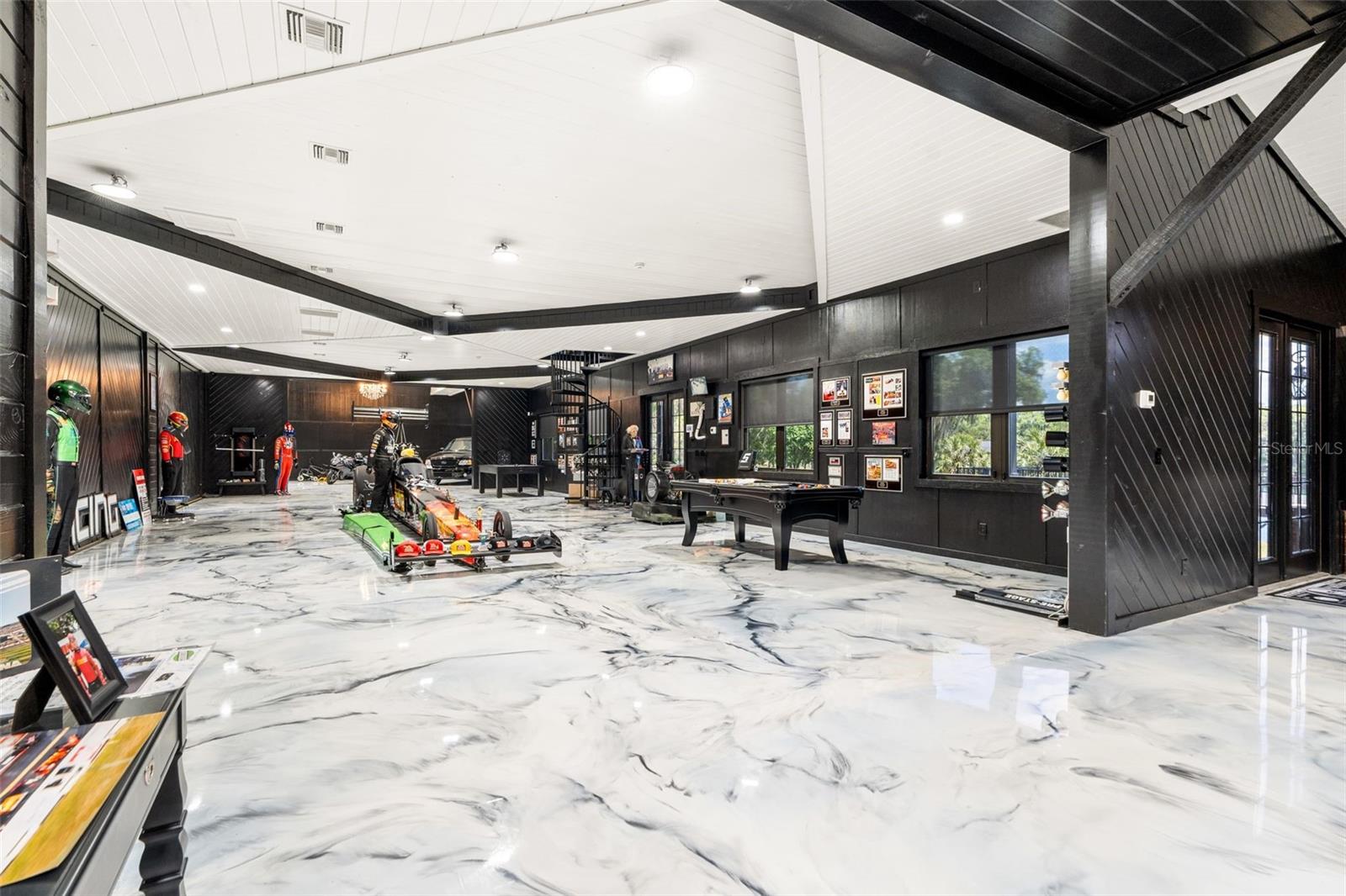 NON SUBDIVIDED - Residential