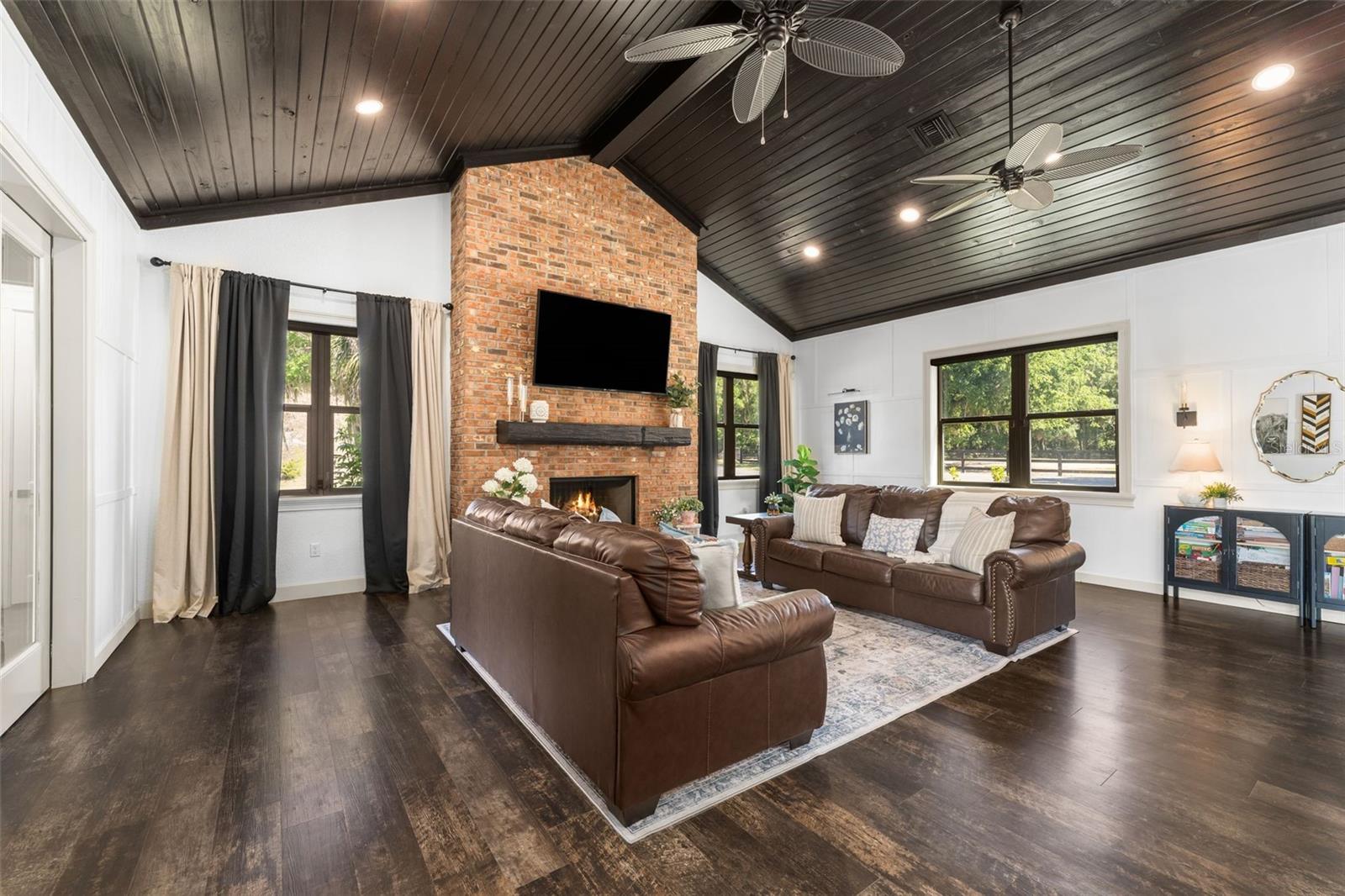 NON SUBDIVIDED - Residential