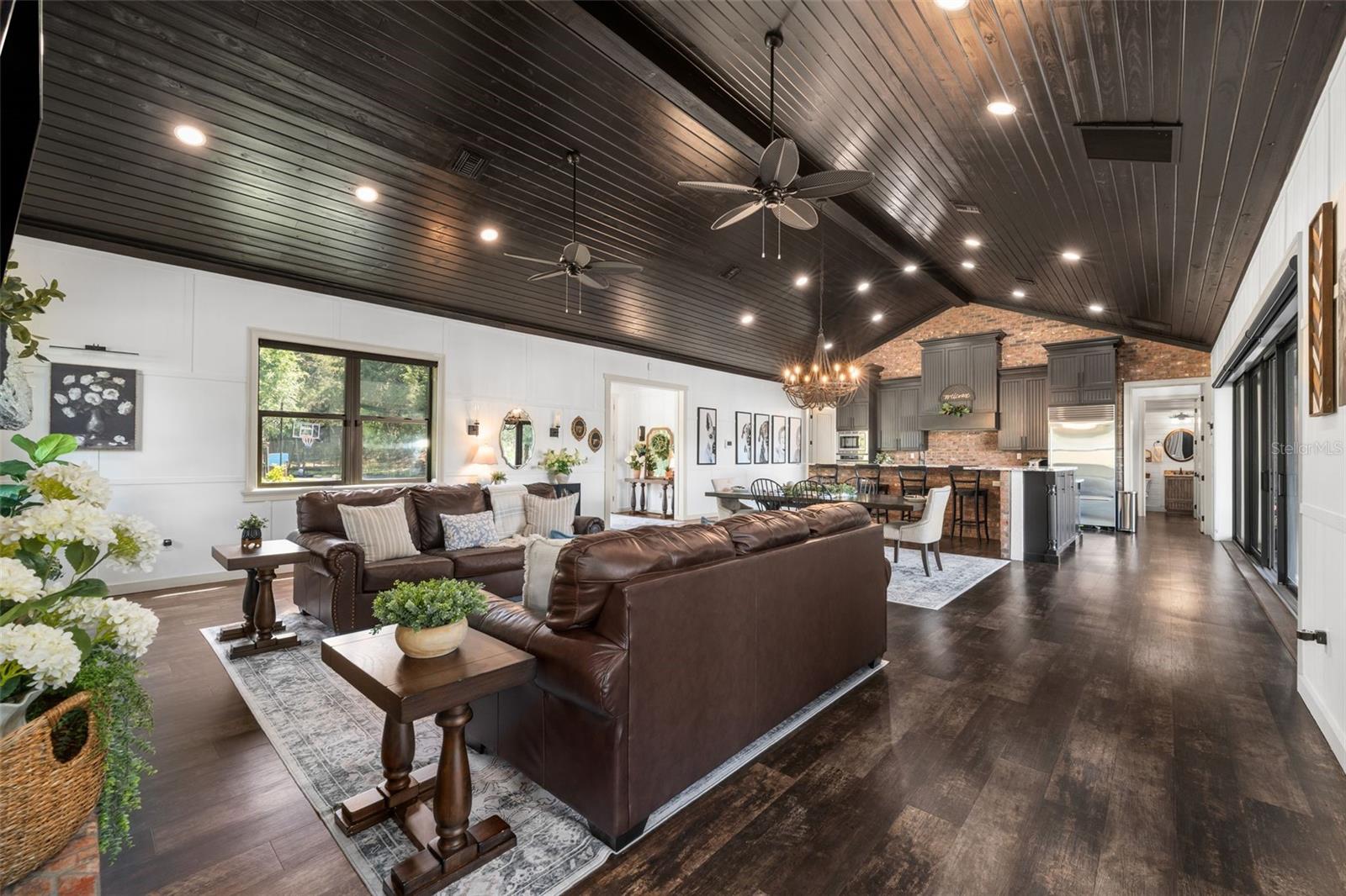 NON SUBDIVIDED - Residential