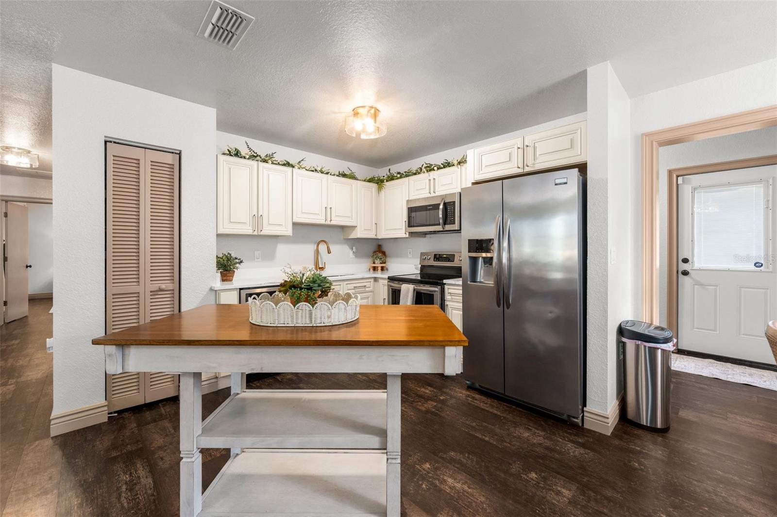 NON SUBDIVIDED - Residential