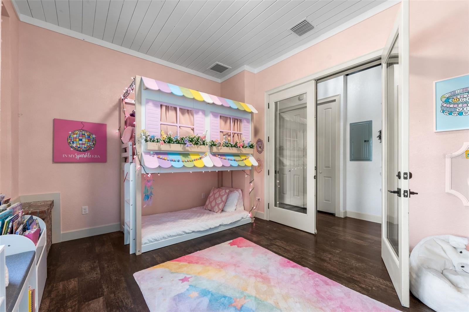 NON SUBDIVIDED - Residential