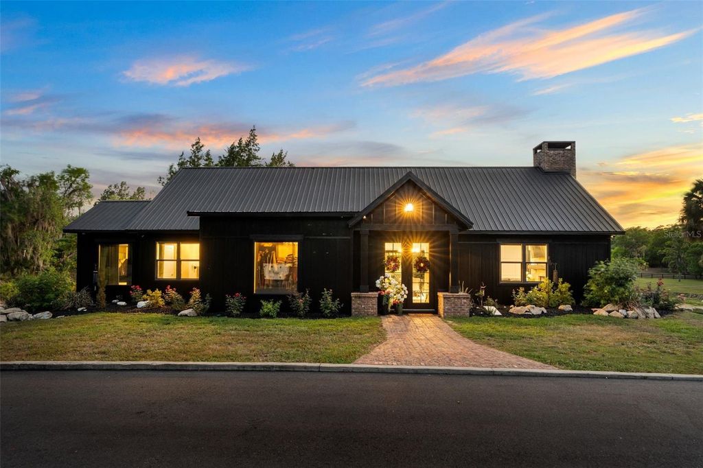 Photo of 17995 NE 24th Terrace, Citra, FL 32113 (MLS # OM723102)