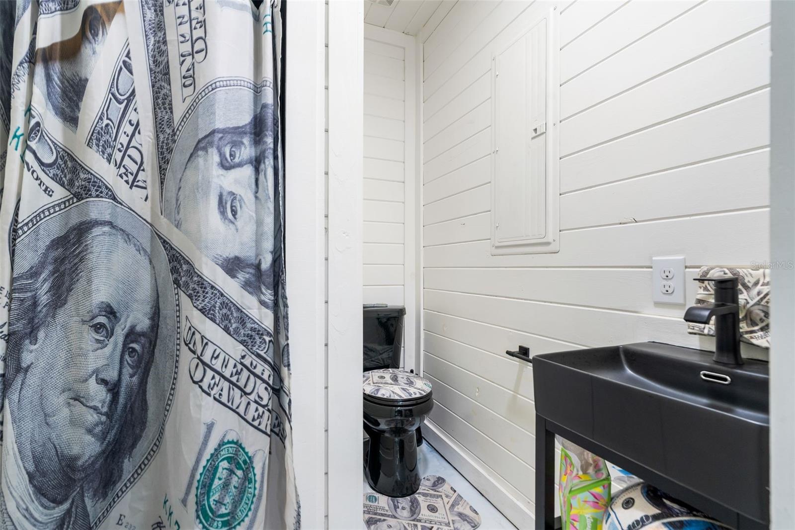 NON SUBDIVIDED - Residential