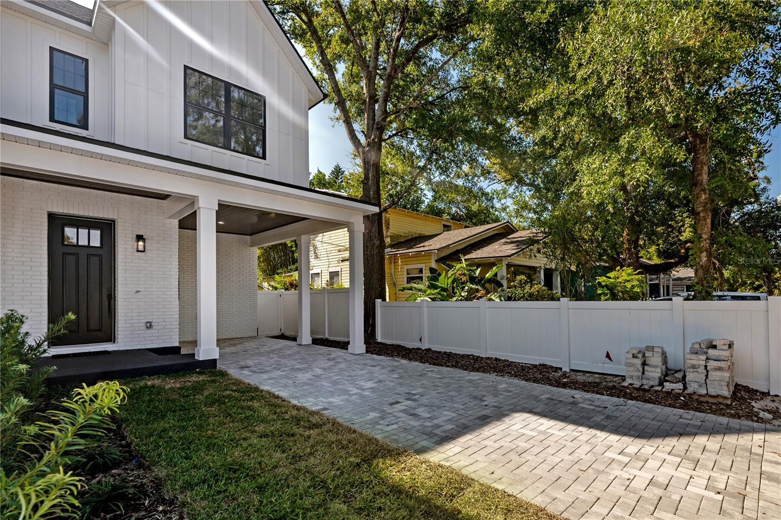 1405 E LOUISIANA AVENUE 1