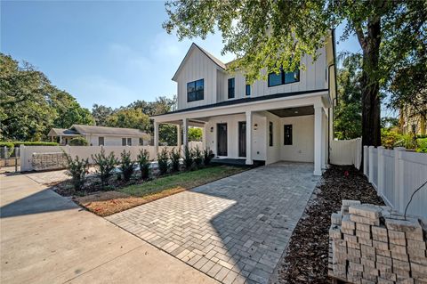 Photo of 1405 E Louisiana Avenue, Tampa, FL 33603 (MLS # TB8450638)