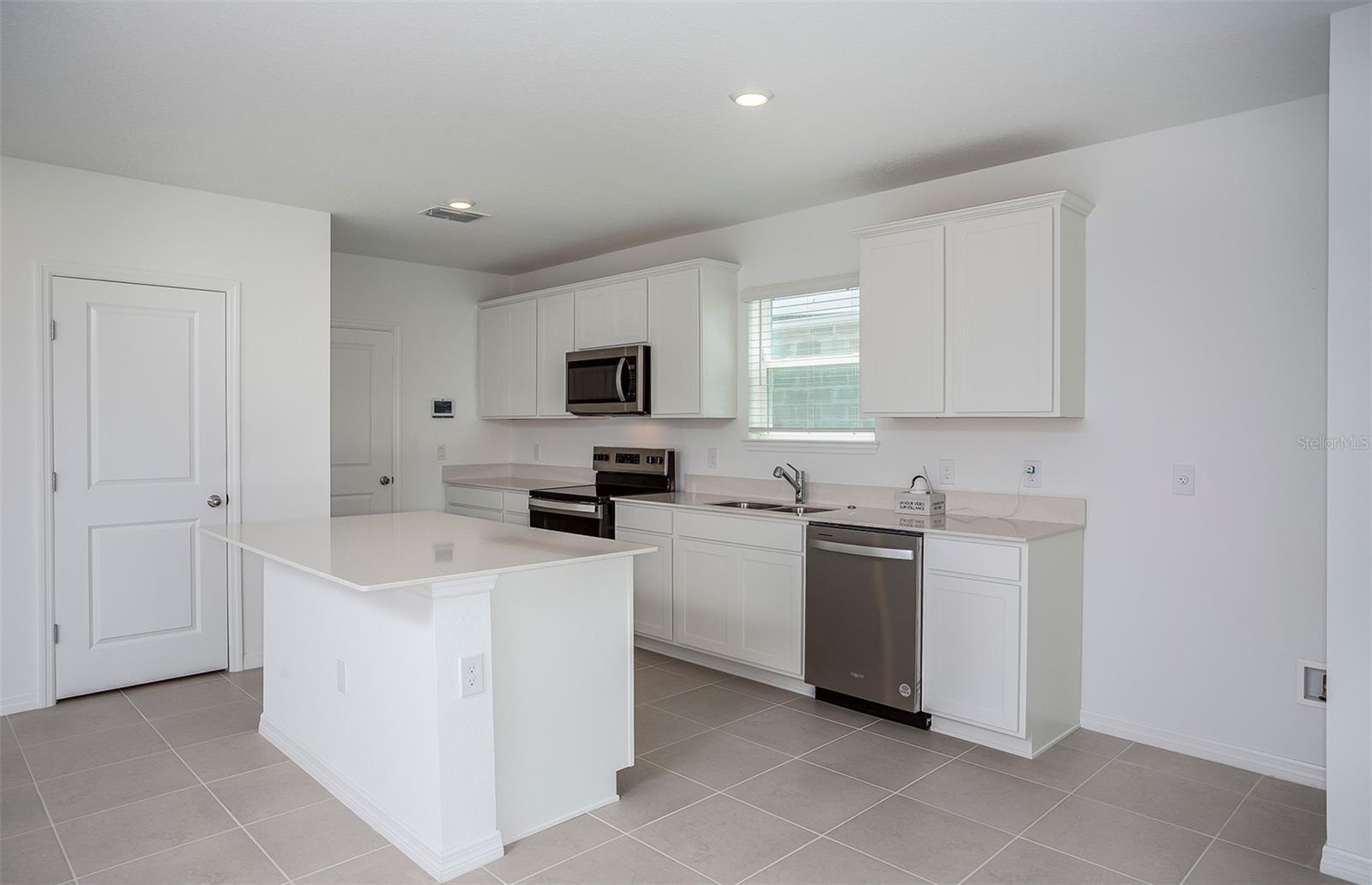 1415 HAMILTON WAY