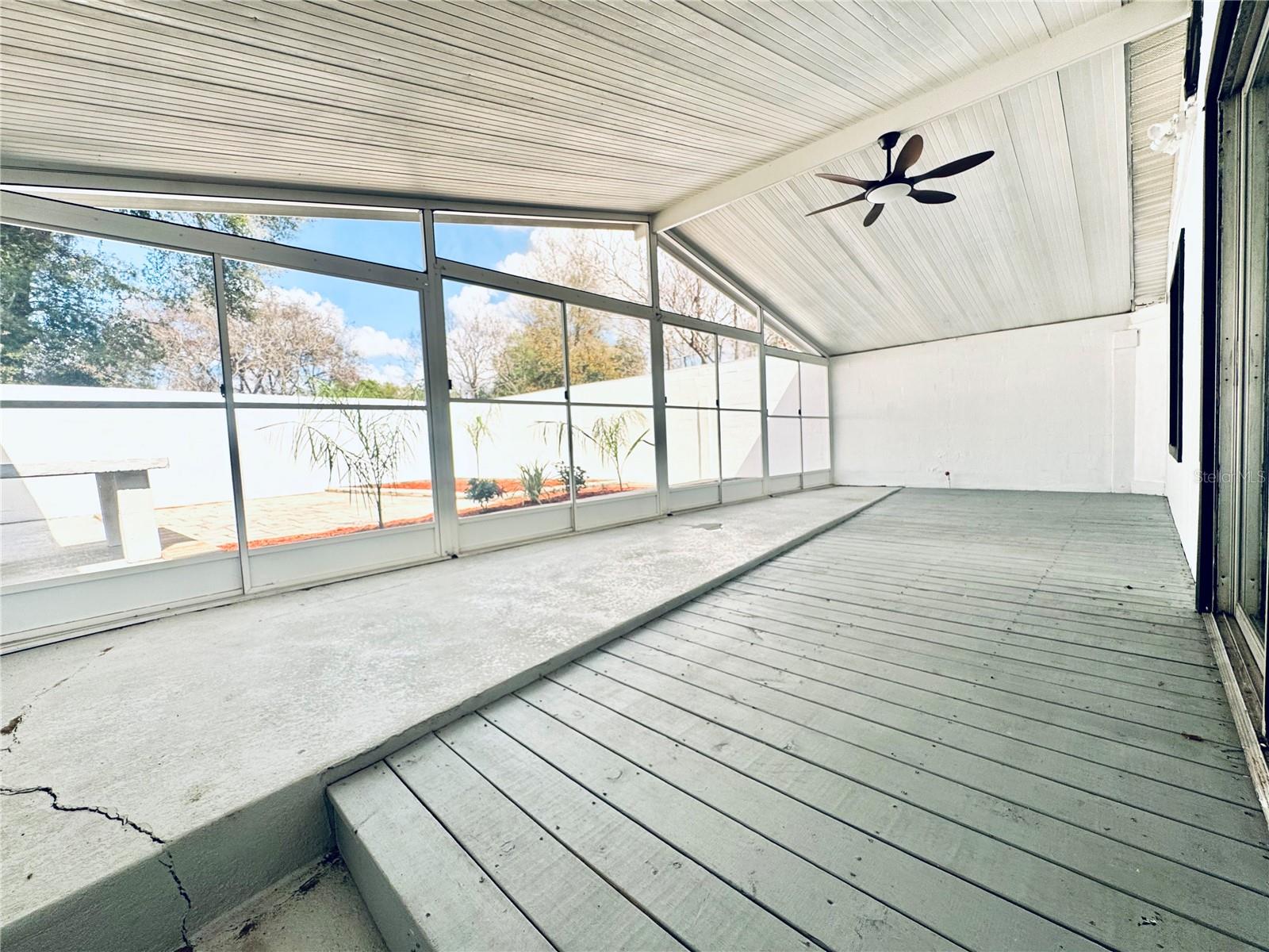 ROLLINGLEN PH 01 - Residential