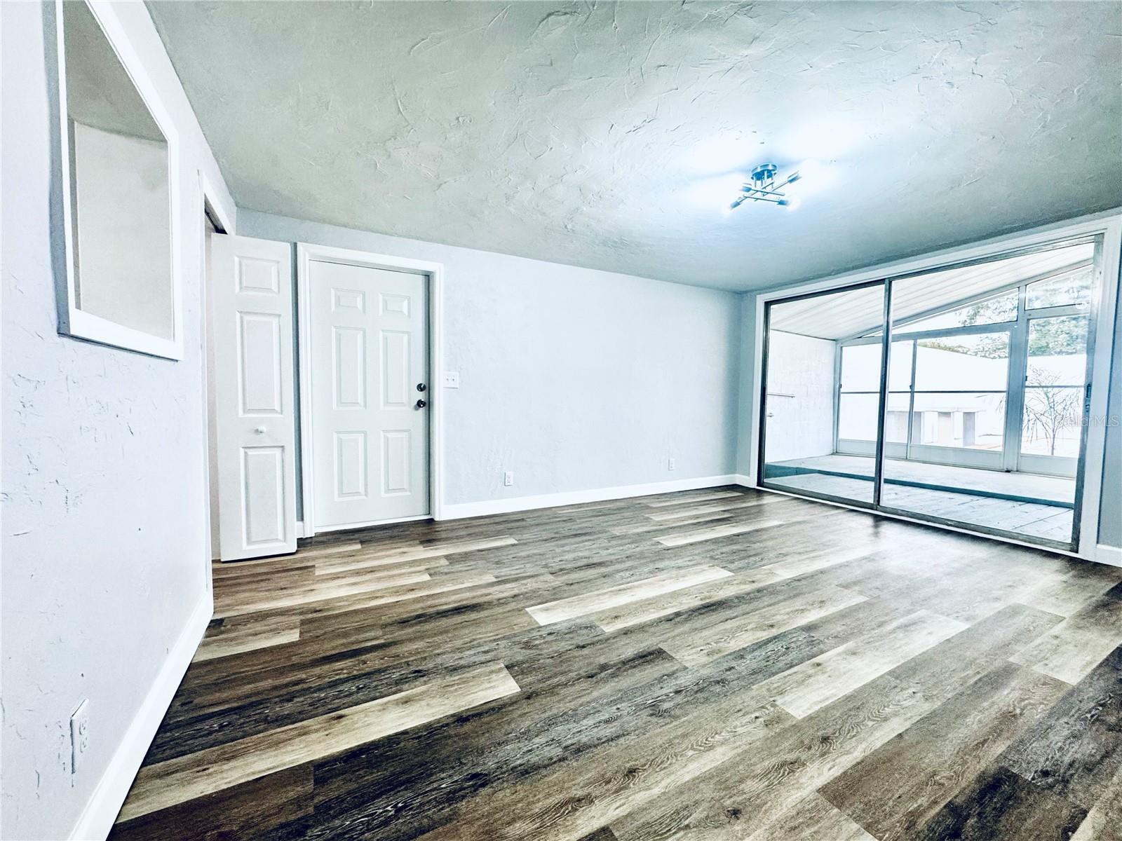 ROLLINGLEN PH 01 - Residential