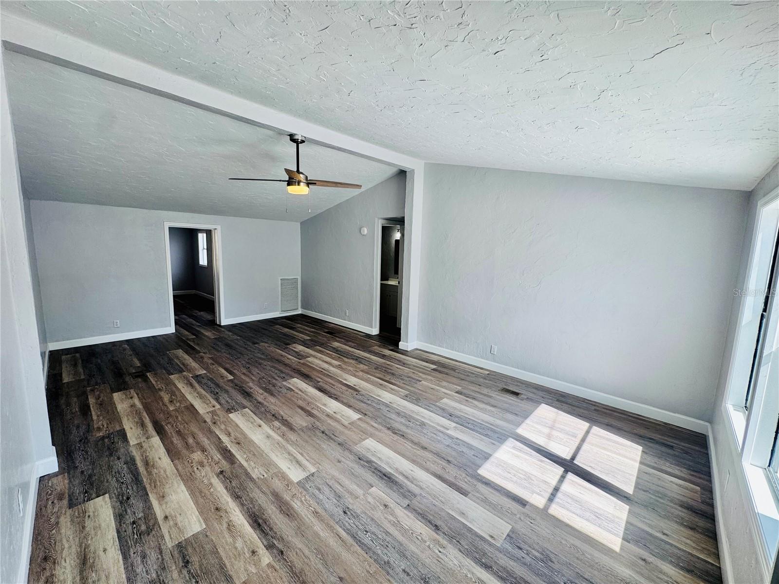 ROLLINGLEN PH 01 - Residential