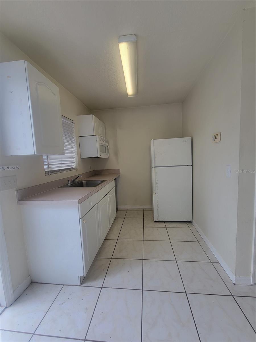 ISLAND CLUB WEST PH 02 - Residential Lease