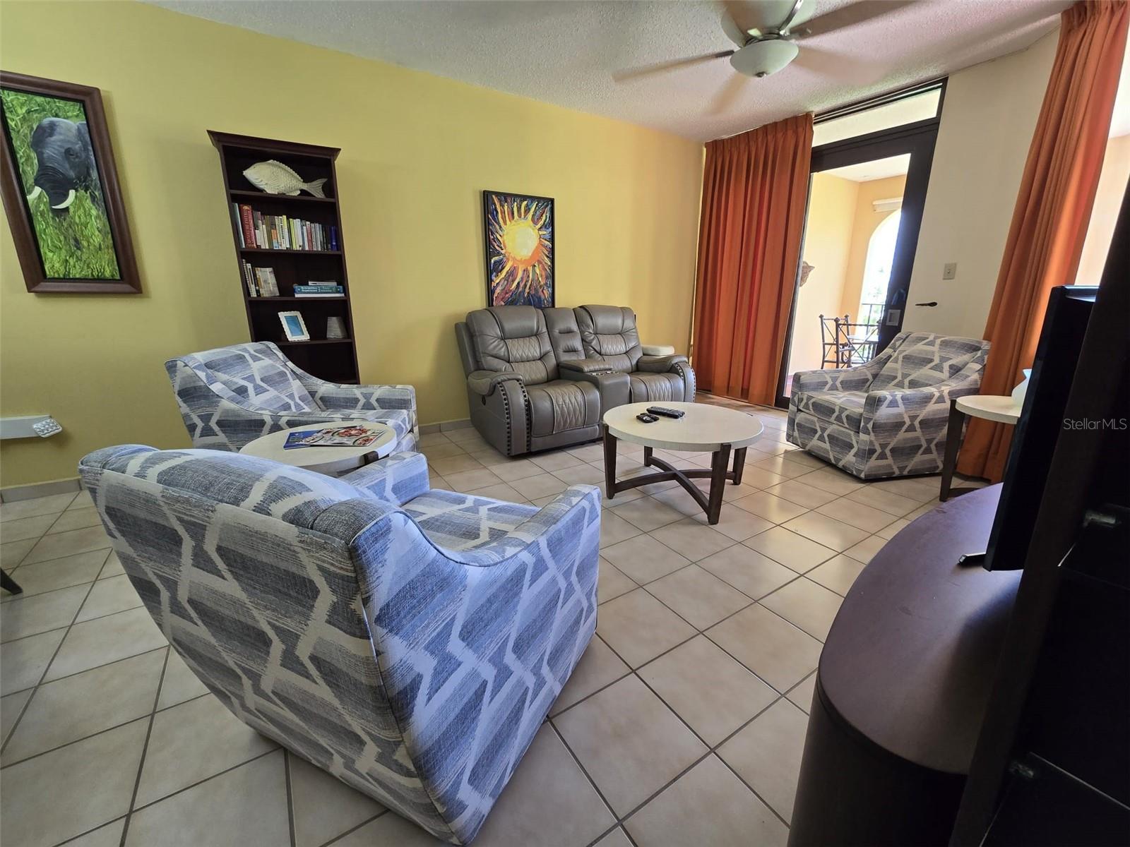 CRESCENT BEACH - Residential