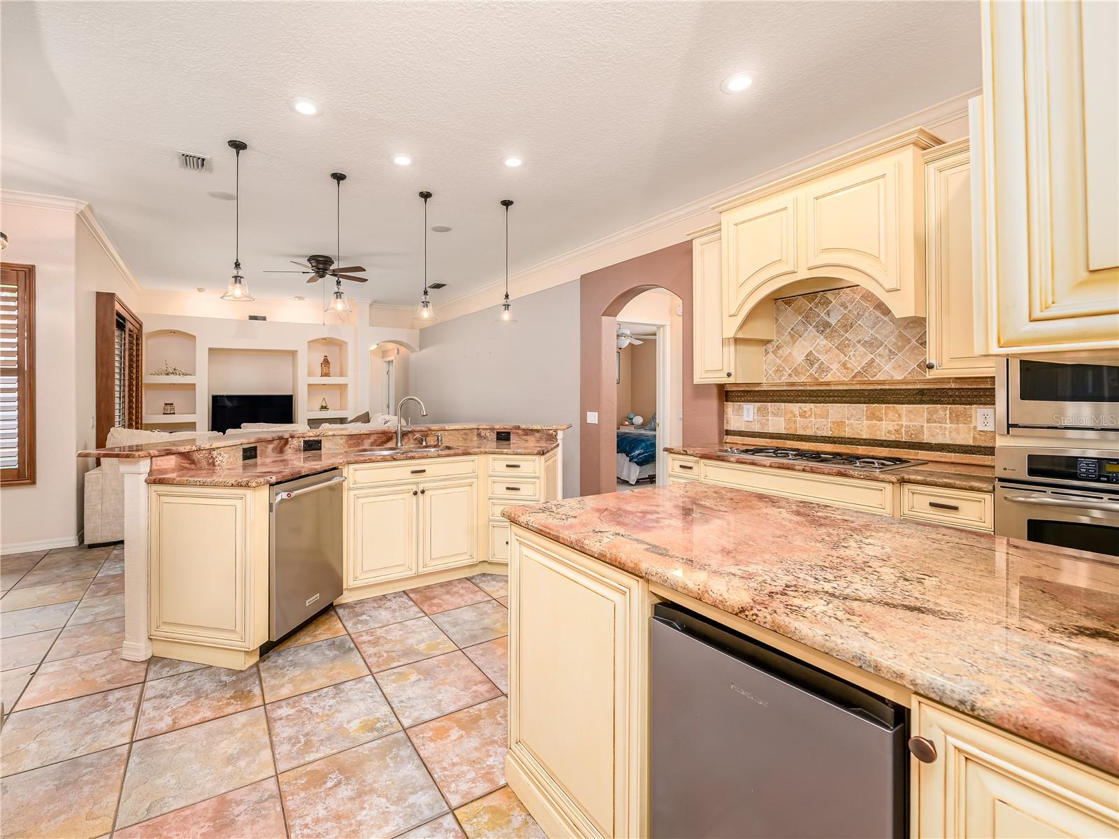 TAMPA PALMS 2C UNIT 2 - Residential