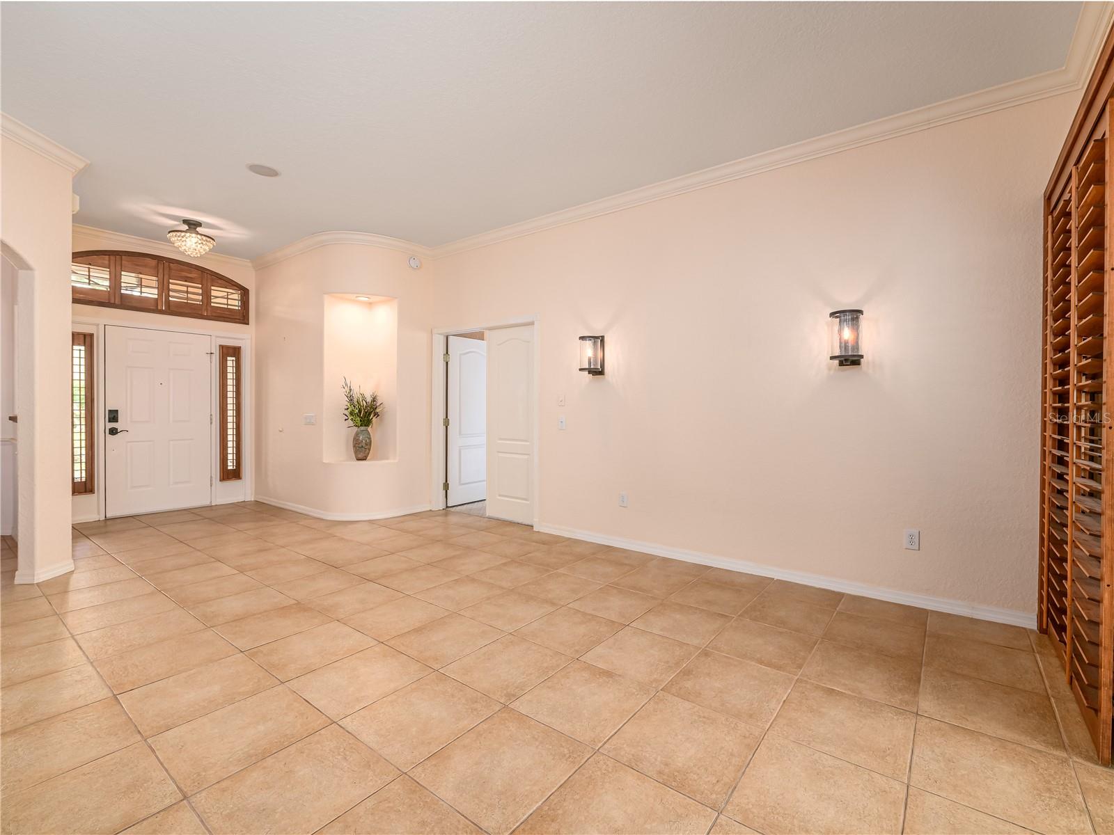 TAMPA PALMS 2C UNIT 2 - Residential