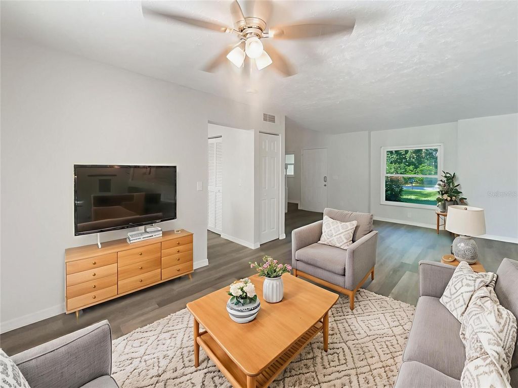 Photo of 807 Old Darby Street, Seffner, FL 33584 (MLS # O6346134)
