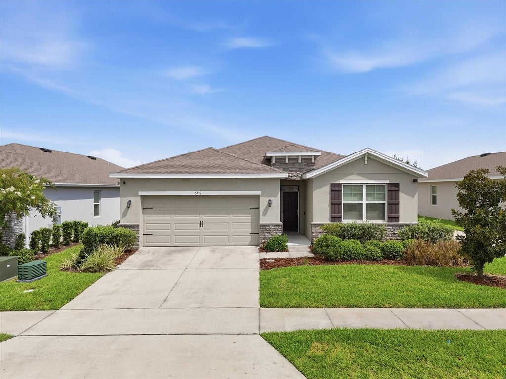 Photo of 5310 Sunshine Drive, Wildwood, FL 34785 (MLS # TB8543940)