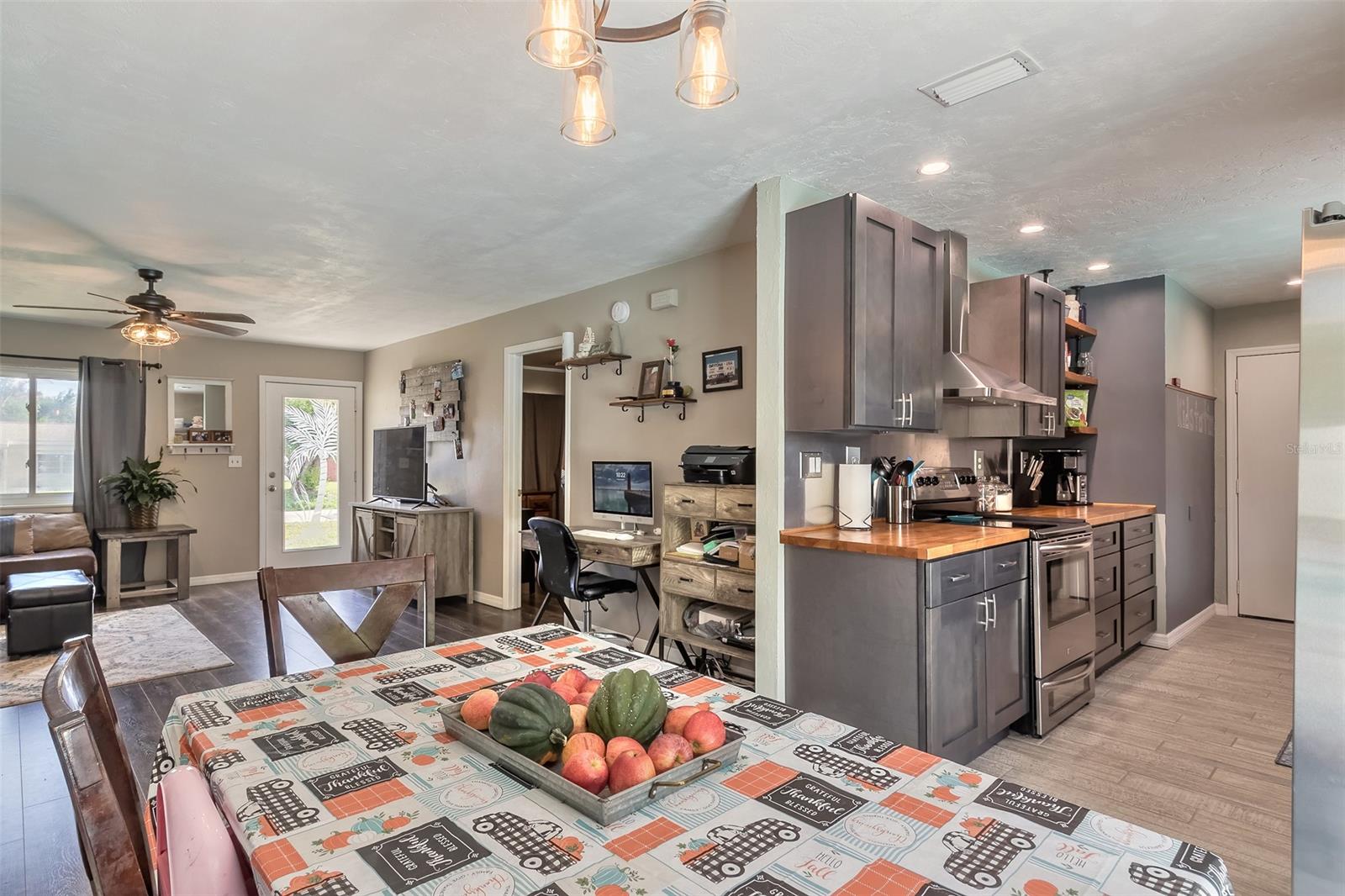 Florida Shores 01 - Residential