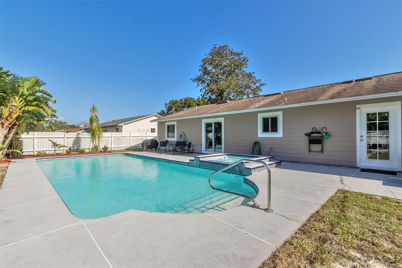 Florida Shores 01 - Residential