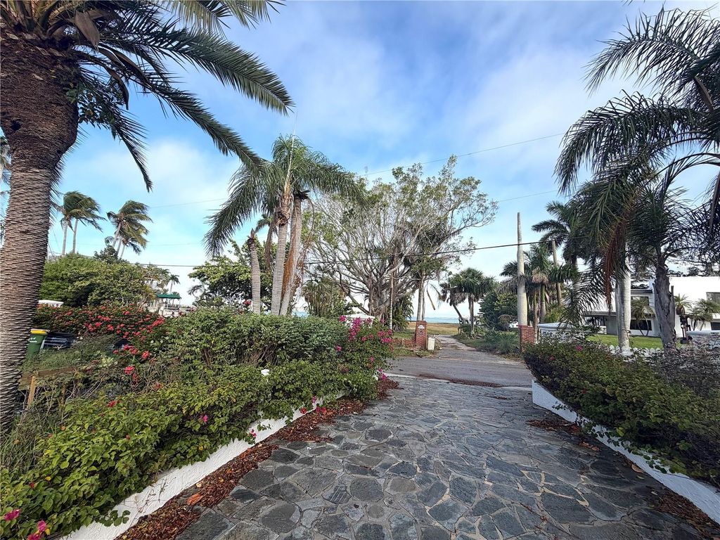 Photo of 604 Norsota Way, Sarasota, FL 34242 (MLS # A4681205)