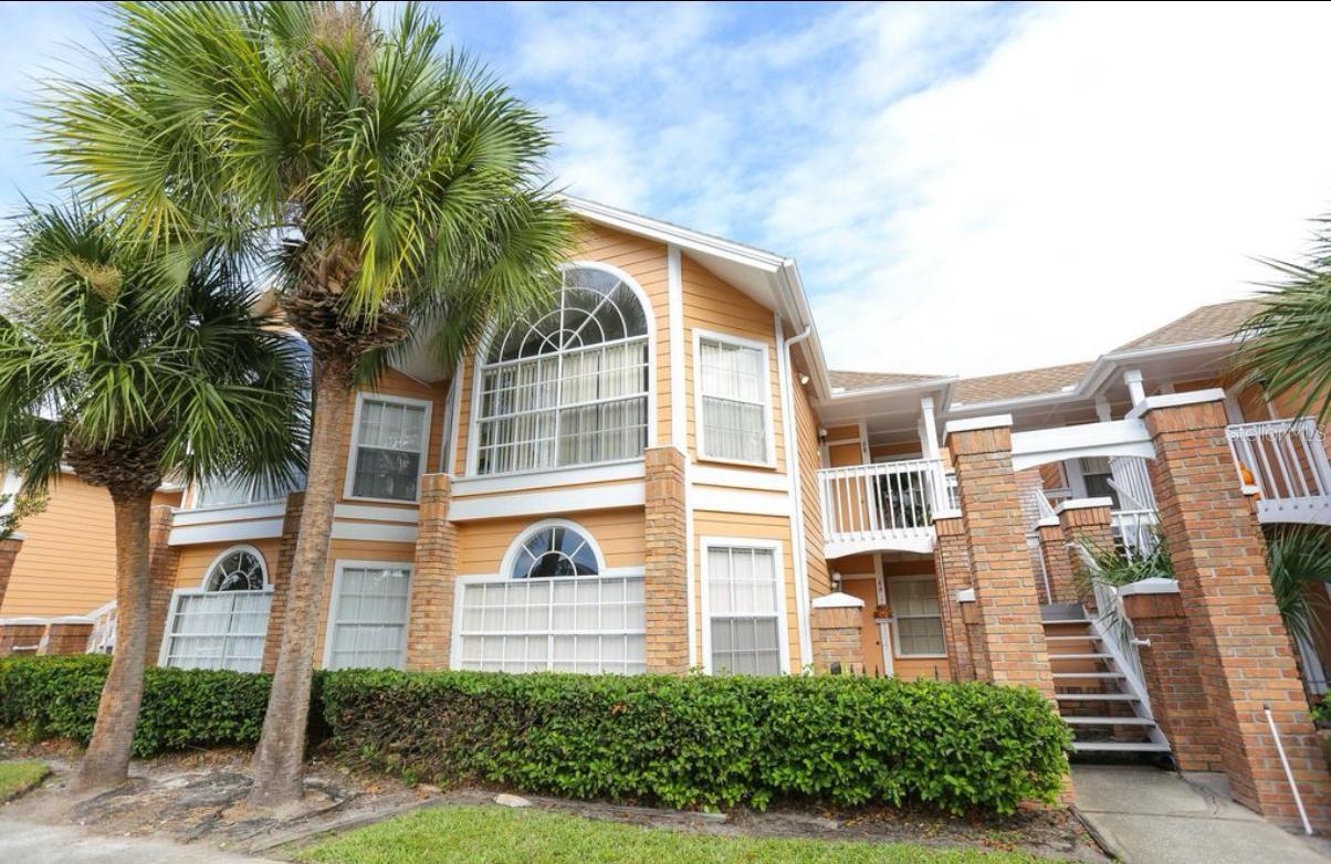 Modern 3BR/2BA Condo · Minutes from Disney · Resort-Style Living
Discover this spacious 3-bedroom, 2-bathroom condo in the highly desirable Sweetwater Club community in Kissimmee. Perfectly located just minutes from Disney World, Universal, Old Town, shopping outlets, restaurants, and top grocery stores (Walmart, Publix, Target), while offering the peace and quiet of a private neighborhood.
? Highlights:
Bright open-concept layout with high vaulted ceilings and plenty of natural light
Private balcony for relaxing mornings and evenings
In-unit Washer & Dryer for your convenience
Resort-style amenities: sparkling pool, hot tub, fitness center, tennis & basketball courts, BBQ grills, clubhouse with pool table
Free parking included
HOA covers water, sewer, and trash.