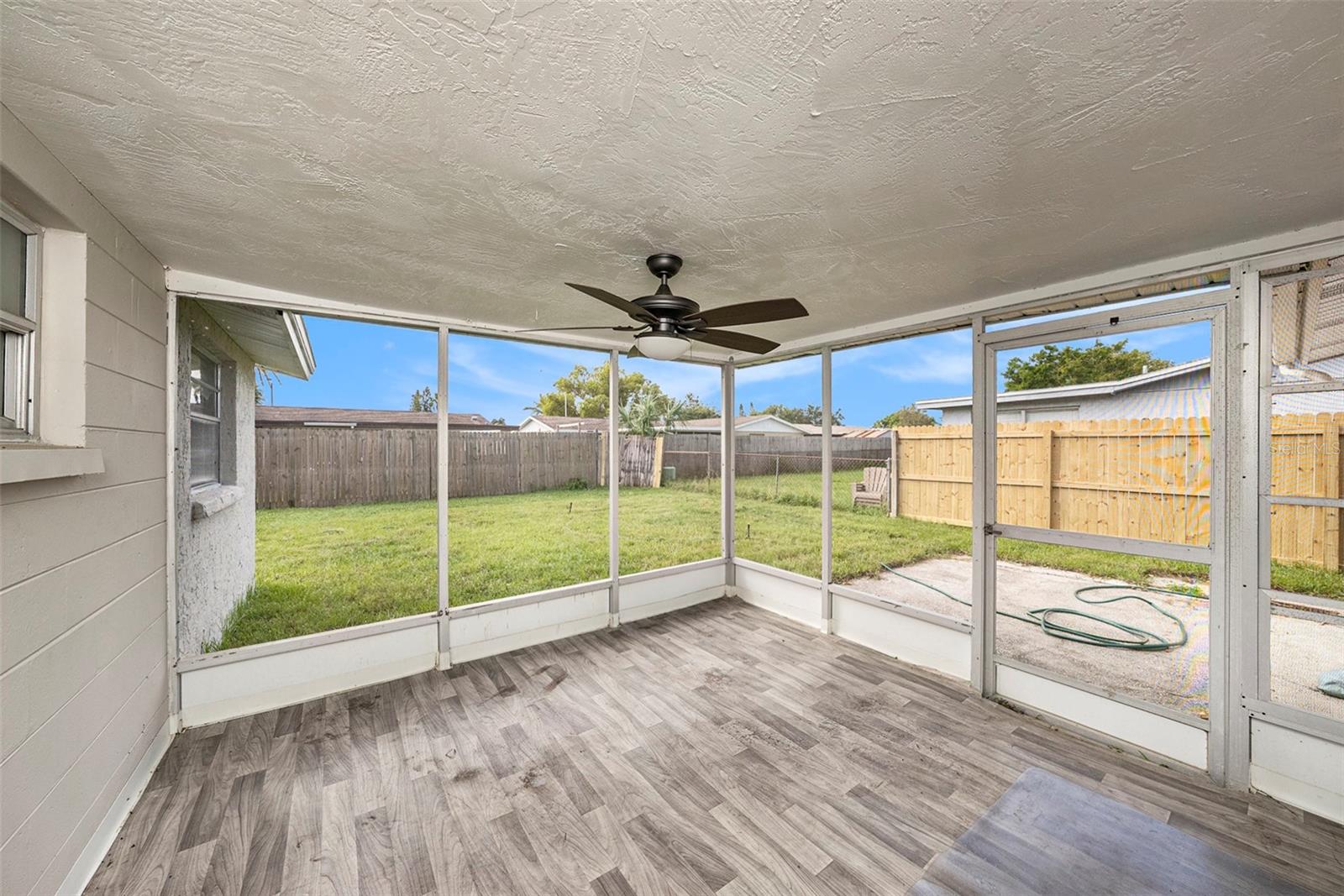 ALOHA GARDENS - Residential