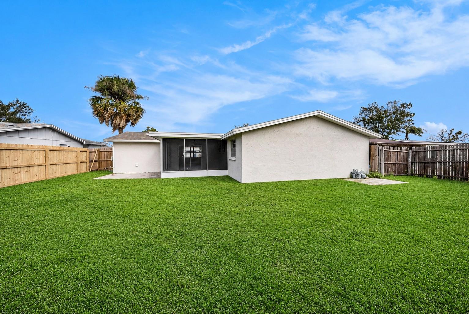 ALOHA GARDENS - Residential